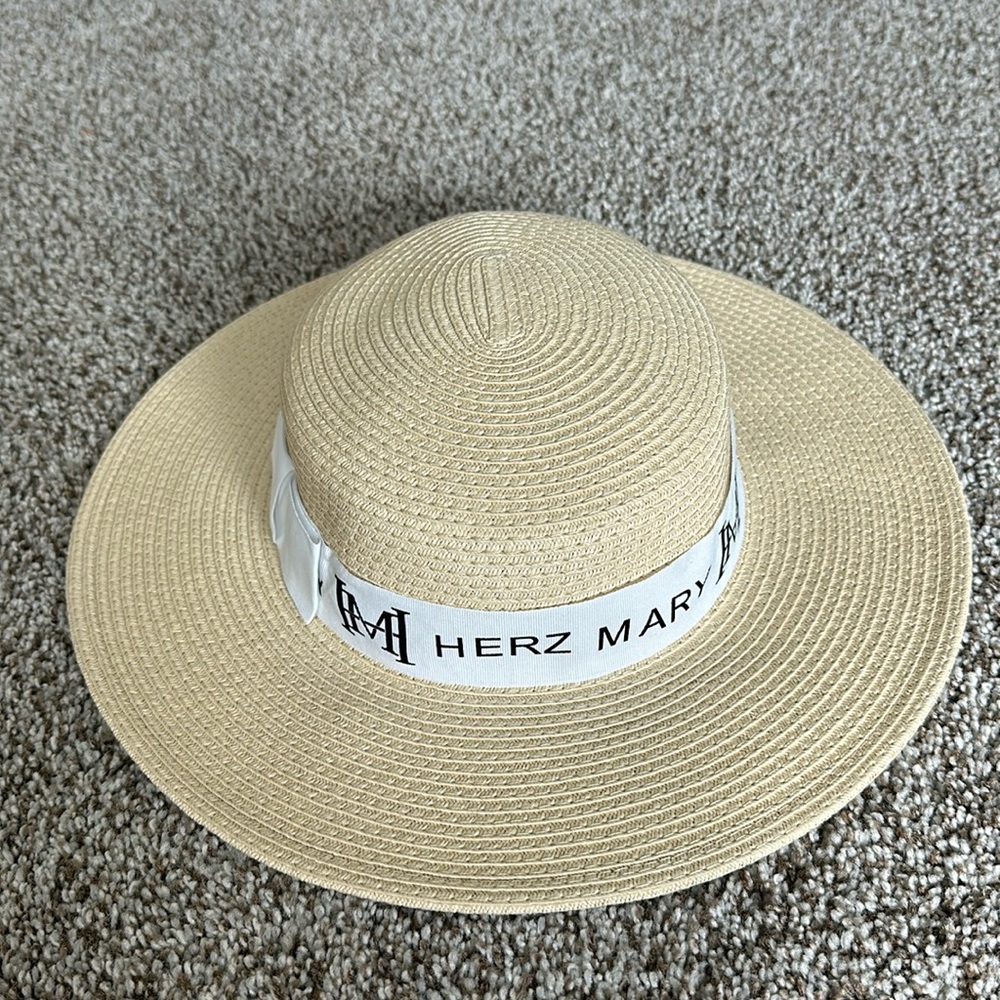 NWT sun hat